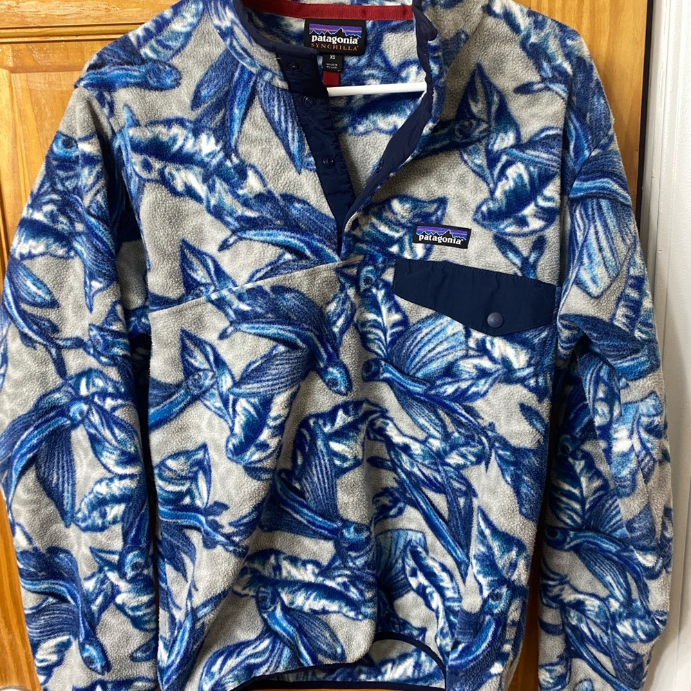 Patagonia Blue and Gray Flying Fish Fleece Pullover